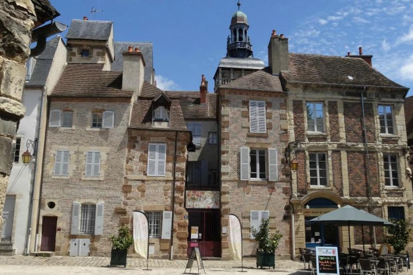 Bel Appartement En Coeur De Ville - 20 Minutes Du Pal Moulins  Exterior photo